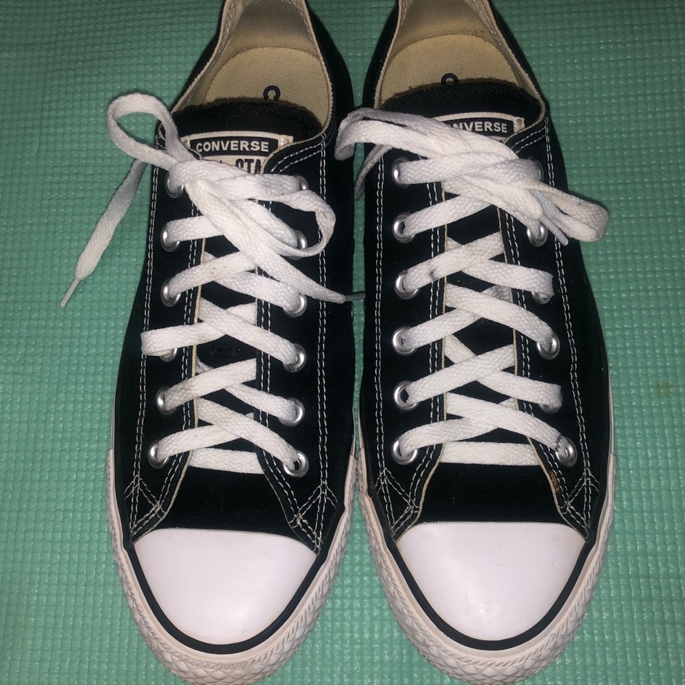Converse Chuck Taylor Low Size 8 Mens